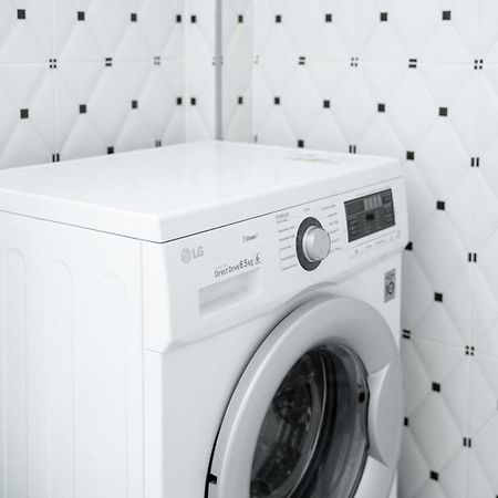 Business Class Apartments In The City Center 키시나우 외부 사진
