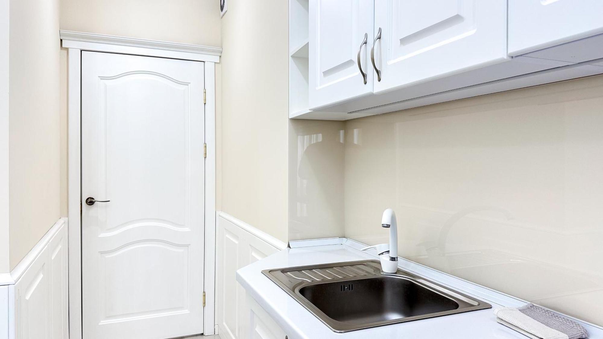 Business Class Apartments In The City Center 키시나우 외부 사진