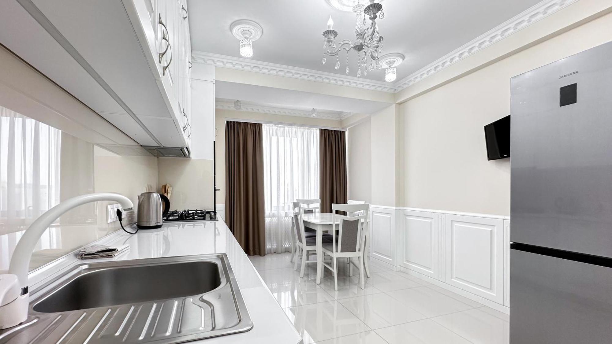 Business Class Apartments In The City Center 키시나우 외부 사진
