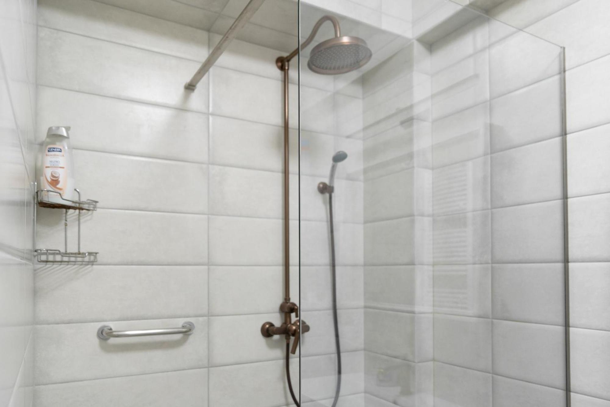 Business Class Apartments In The City Center 키시나우 외부 사진